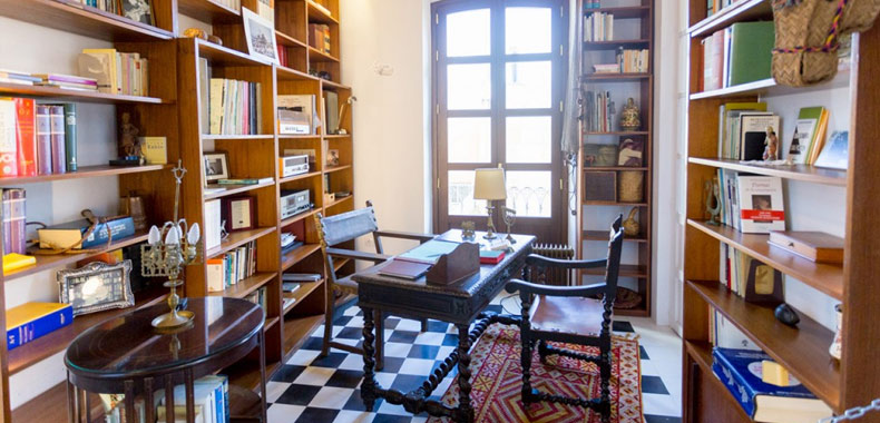 Interior de la casa del poeta José Ángel Valente